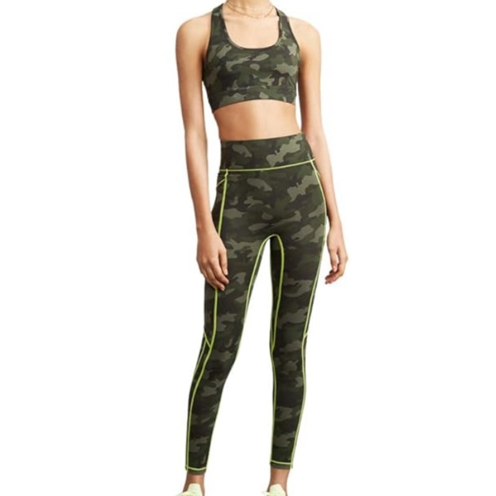 Bandier Women's All Access Green Camo Workout Set